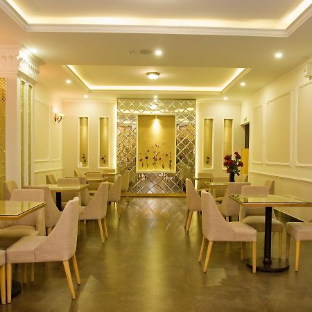 Elegant Hotel Pleiku Buitenkant foto